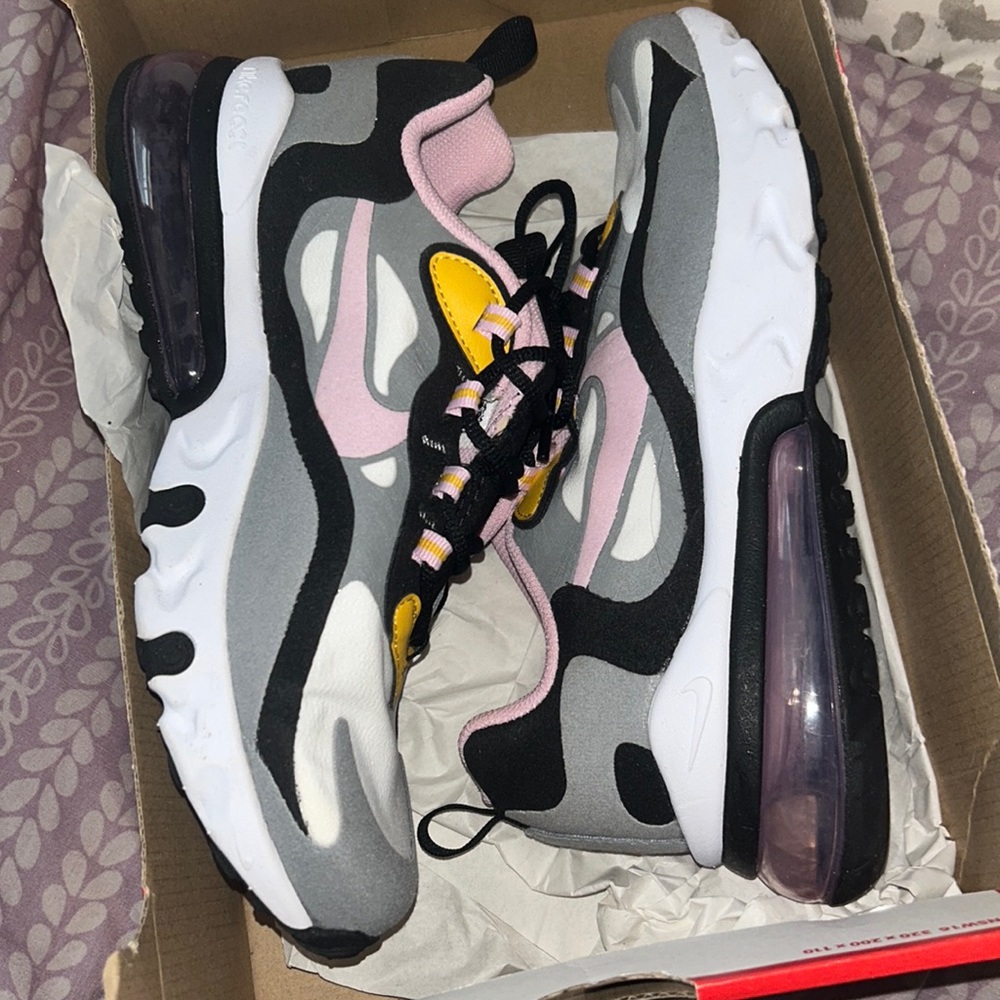 NIKE AIRMAX 270 REACT
